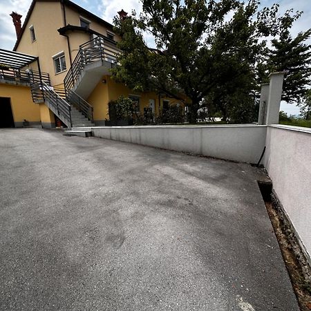 Riad Apartments Zgornje Skofije Buitenkant foto